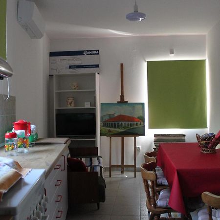 Boulevard Garden House - Free And Save Parking In The Locked Yard Чуприя Экстерьер фото