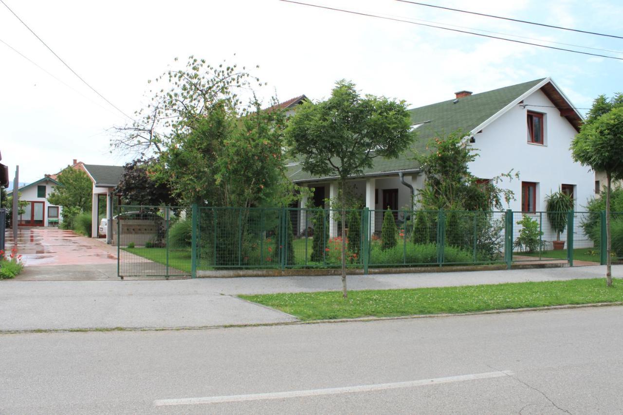 Boulevard Garden House - Free And Save Parking In The Locked Yard Чуприя Экстерьер фото